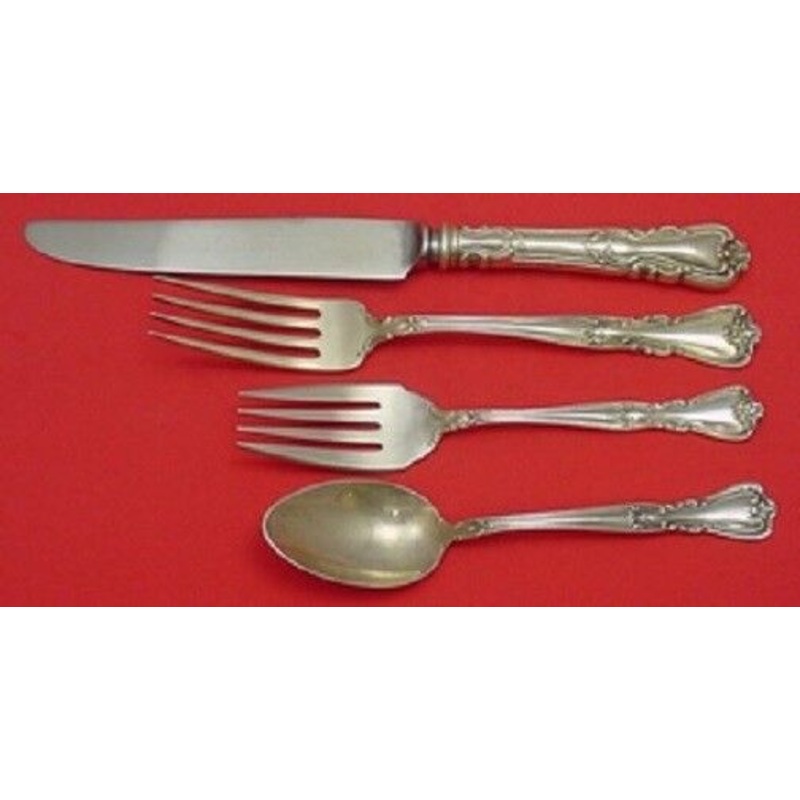 Lady Windsor aka Victorian New by Wallace Sterling Regular Place Setting(s) 4pc